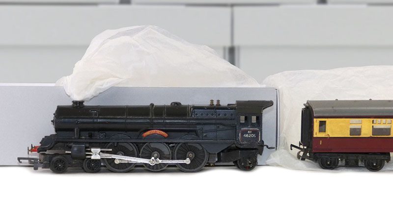 Storing a model train